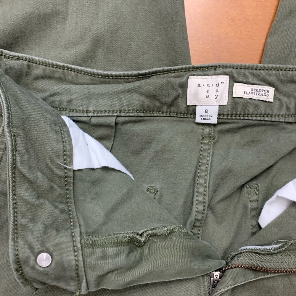 High Rise Cropped Wide Leg pants - Picture 2 of 2